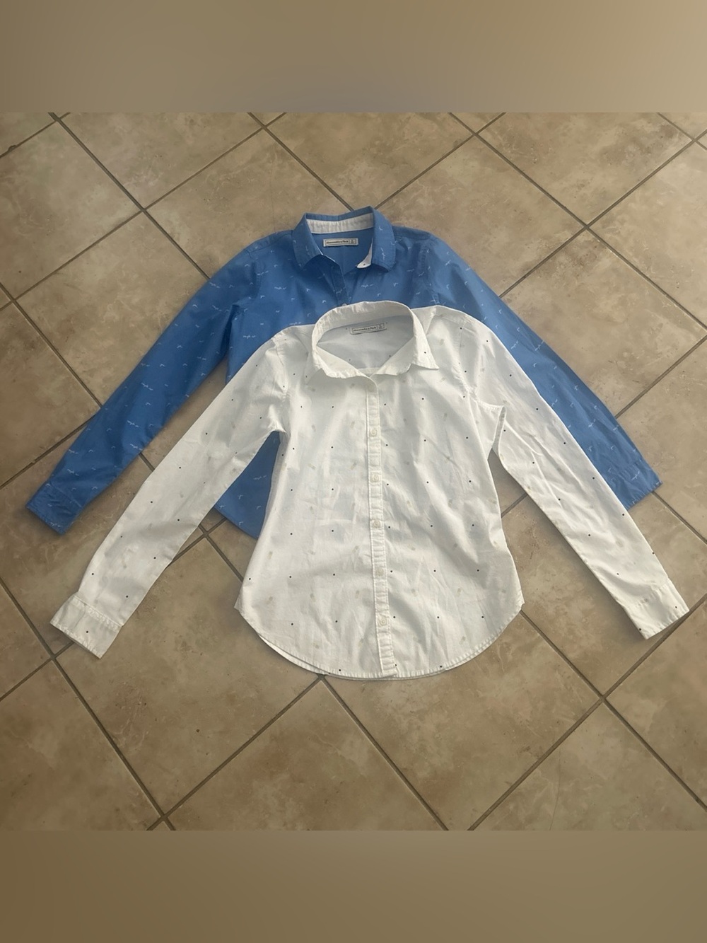 NWOT Abercrombie & Fitch Two button Up Women’s shirts, blue and white Sz S